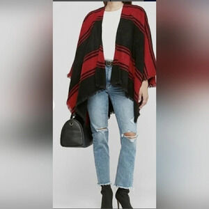 Le Chateau  Cape/Shawl